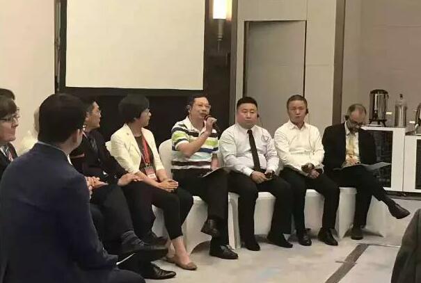 开宝体育官网董事长苏庆灿受邀出席,并在主题讨论环节中分享了开宝体育官网 特的 发展之道。 开宝体育官网董事长苏庆灿受邀出席,并在主题讨论环节中分享了开宝体育官网 特的 发展之道。