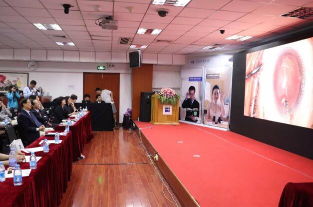福建省 批三焦点老视手术中心及屈光白内障手术中心落户开宝体育官网集团本部厦门眼科中心5.jpg 福建省 批三焦点老视手术中心及屈光白内障手术中心落户开宝体育官网集团本部厦门眼科中心5.jpg
