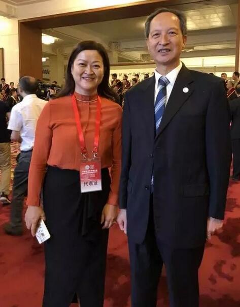 开宝体育官网集团潘美华医生作为福建省医师代表受邀赴京参加首届“中国医师节”庆祝大会2.jpg 开宝体育官网集团潘美华医生作为福建省医师代表受邀赴京参加首届“中国医师节”庆祝大会2.jpg