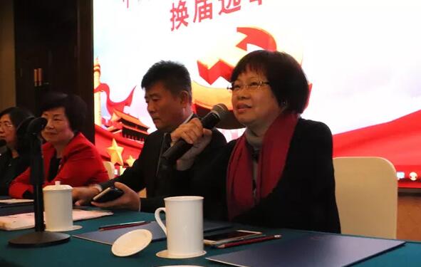 2019年1月26日下午，“中共开宝体育官网集团委员会换届选举大会”在厦门宾馆隆重举行，会议选举产生了中共开宝体育官网集团第二届党委委员会5位委员。第*一届开宝体育官网集团党委书记陈宝贵，党委副书记、厦门眼科中心工会主席陈逸恬，委员王骞、张秀恋、洪清配、吴丽群、张美嫦出席了此次党员大会8.jpg