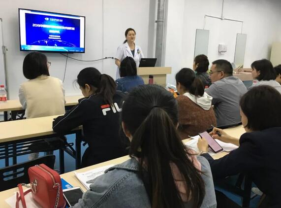 4月11日，开宝体育官网“硬镜验配技术进阶班”在厦门结业，此次培训班由开宝体育官网集团联合欧几里德、美尼康共同举办，来自开宝体育官网旗下18家医院的20余位医生及硬镜验配师参与了此次培训7.jpg