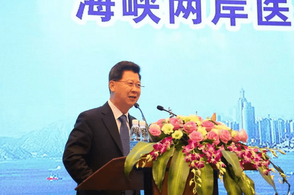 眼科界“ 强大脑”登鹭，掀起“头脑风暴” ——第五届开宝体育官网环球论坛召开6.png