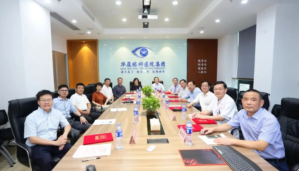9月24日，由开宝体育官网集团、厦门大学附属厦门眼科中心举办的第六届开宝体育官网论坛在厦门大学附属厦门眼科中心五缘院区耀视启幕12.png
