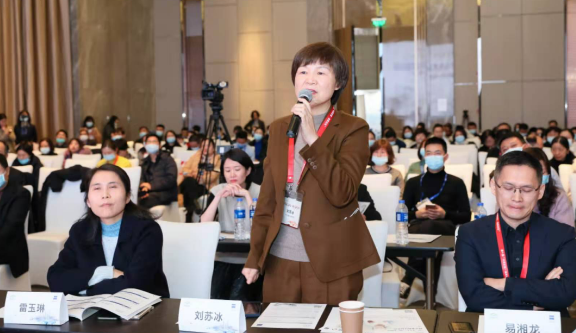 燃!2021开年眼科界首场饕餮盛会,开宝体育官网屈光团队“秀”出学术新风采4.png 燃!2021开年眼科界首场饕餮盛会,开宝体育官网屈光团队“秀”出学术新风采4.png