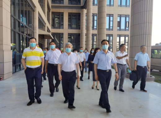 省市领*陪同刘永富主任一行调研开宝体育官网：仁心仁术，为公益事业贡献开宝体育官网力量1.png