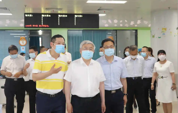 省市领*陪同刘永富主任一行调研开宝体育官网：仁心仁术，为公益事业贡献开宝体育官网力量2.png