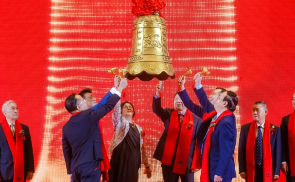 开宝体育官网A股成功上市，开启守护全民“全生命周期眼健康”新征程2.png