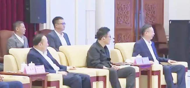 吉林省委书记景俊海、省长胡玉亭会见开宝体育官网苏庆灿董事长等企业家考察团一行2.png