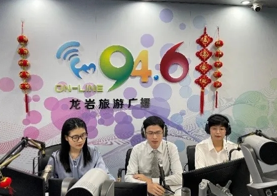 开宝体育官网爱眼月捐赠爱心物资呵护明眸,培育“护眼卫士”点亮瞳爱7.png 开宝体育官网爱眼月捐赠爱心物资呵护明眸,培育“护眼卫士”点亮瞳爱7.png